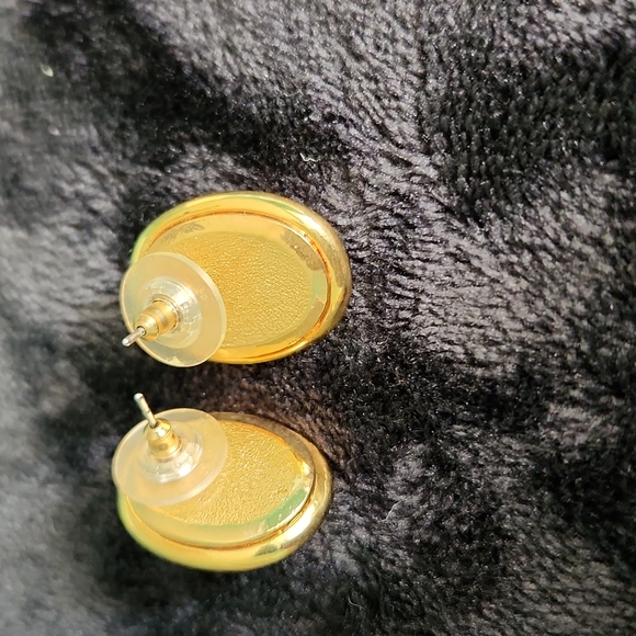 Earrings - Picture 2 of 6